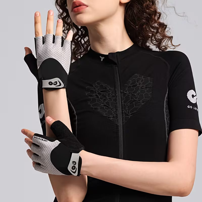 Half-Finger Cycling & Fitness Gloves – Anti-Slip Breathable Sports Gloves (Unisex)